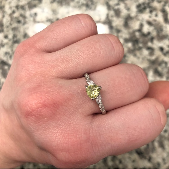 NWT Fragrant Jewels Yellow Triangle Ring - Picture 2 of 4